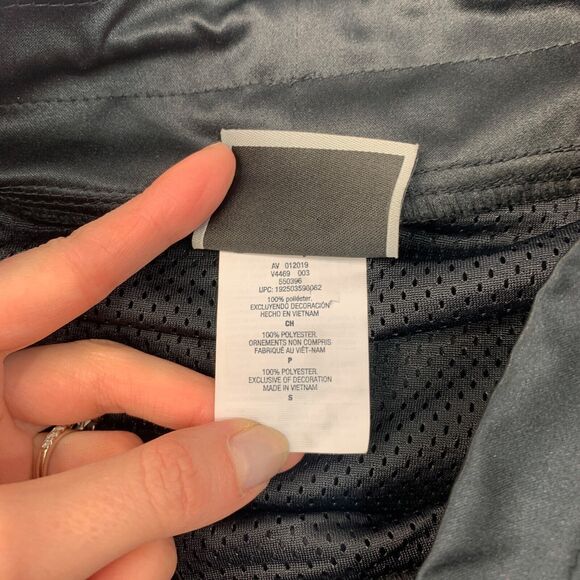 Champion Sweatshirt Mens Small Black Mesh Lining Drawstring High Neck Big C Logo - Picture 5 of 11